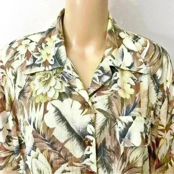 Vintage oversized Hawaiian floral short sleeves button down blouse shirt - Picture 4 of 13
